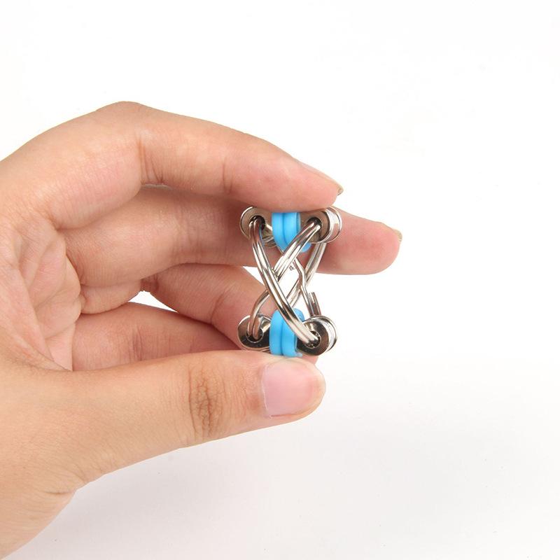 Kovová fidget řetízková klíčenka pro dospělé pro úlevu od stresu