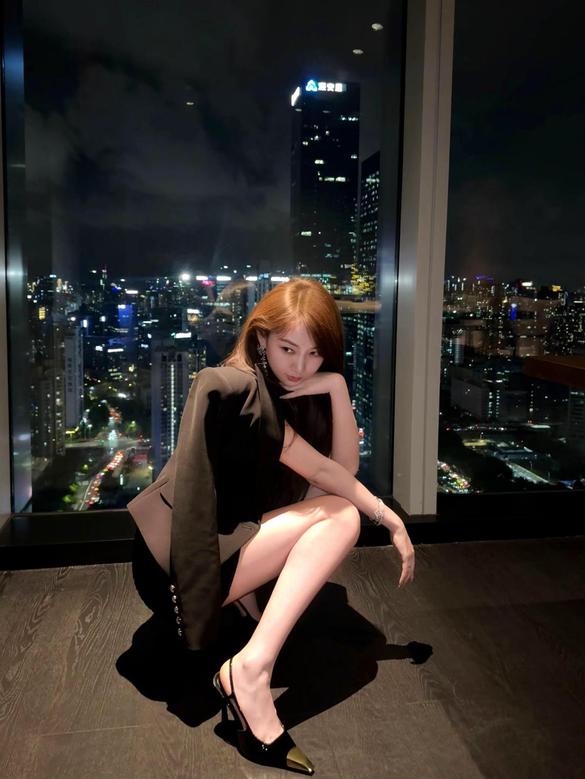 

Французские золотые кожаные сандалии-стилет из овчины - Женские сандалии и шлепанцы на высоком каблуке с одним ремешком Size 35