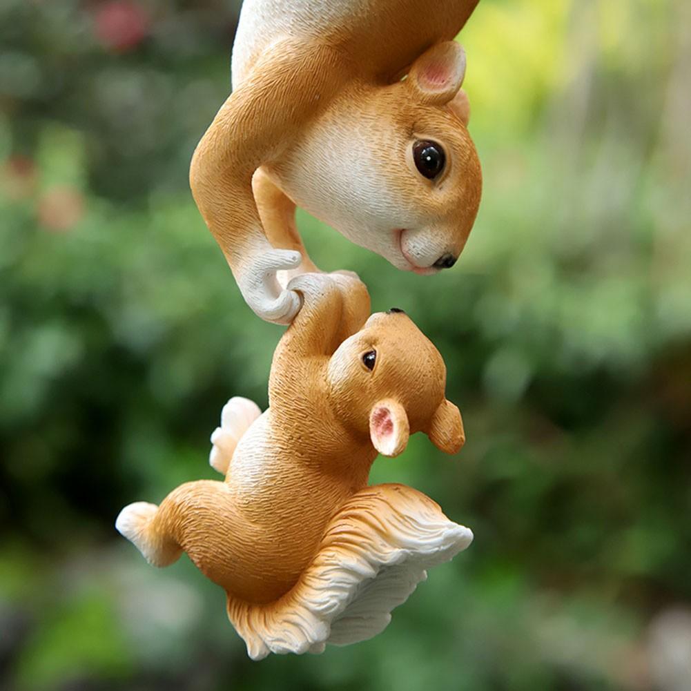 Resin Garden Figurine Squirrel Garden Statue Elegant Garden Addition