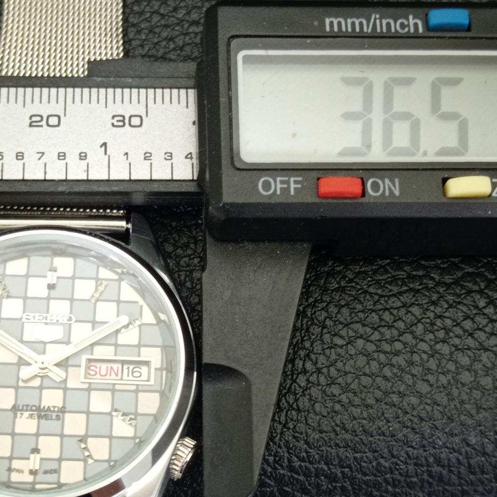 VINTAGE SEIKO 5 AUTOMATIC REFURBISHED JAPAN MENS GREY COLOR DIAL WATCH a440407-4 Sk-a440407
