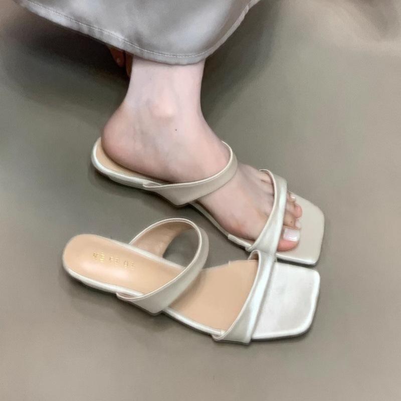 Spot version~ Open-toed cool slippers women's 2025 new sexy square head one-word drag summer commuter slippers