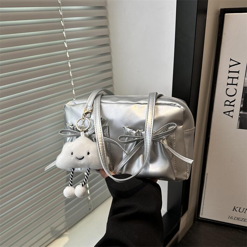 

Сумка-багет подмышку новая летняя красивая однотонная повседневная сумка через плечо модная сумка для поездок на работу With pendant