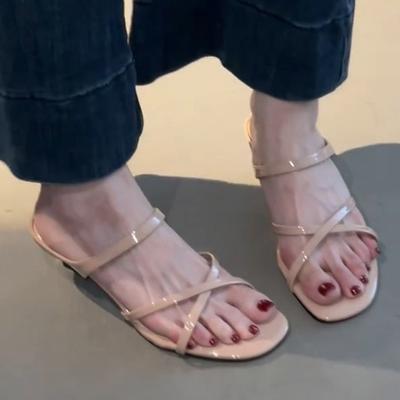 2025 Neue Mode Französische Keilabsatz Crossover Slipper Offene Zehenpartie Temperament High Heel Sandalen für Damen Elegante Slipper