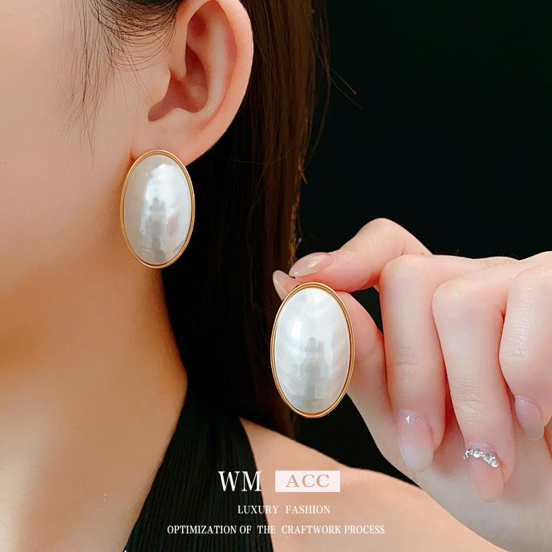 Medieval Vintage Silver Needle Earrings, Temperament Light Luxury Court Style Pearl Earrings Versatile High-end Retro Earrings