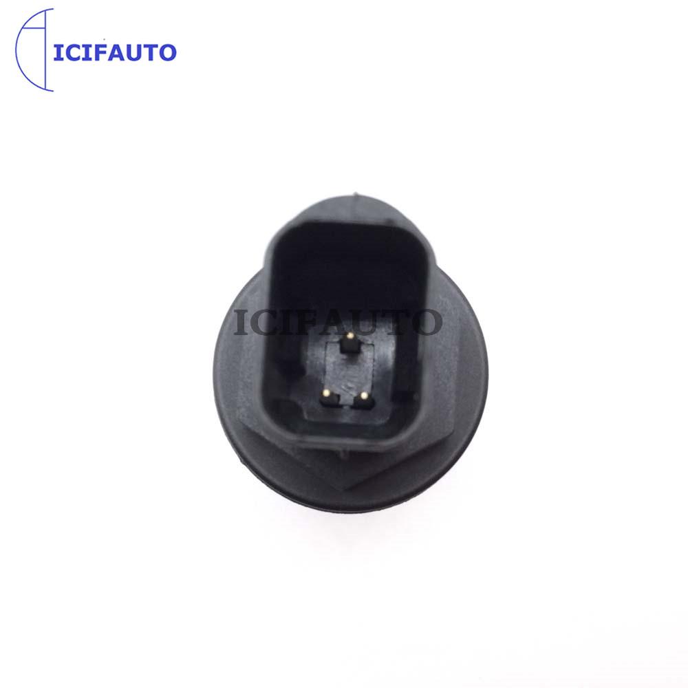 Speedo Sensor For Nissan Renault 19 21 Clio Espace Laguna Megane Trafic Vauxhall VivaroOpel 7700425250 7700414695 7700810043