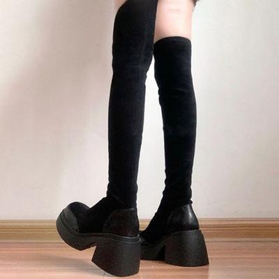 Calçados de outono e inverno Botas femininas com tamanho grande e cano longo confortável acima do joelho e sola grossa.