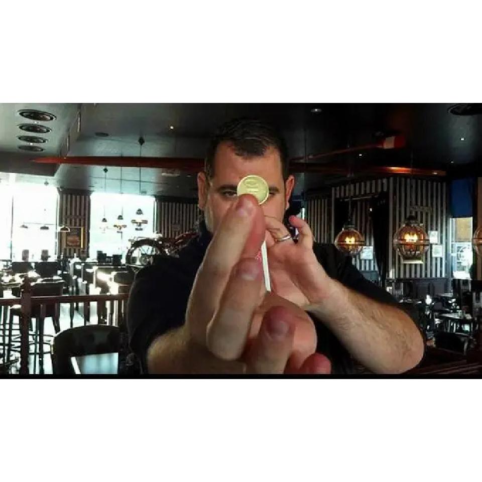 SUPER HOLE By Mickael Chatelain Card Magic Tricks Magia Magie Magicians Props Close Up Street Illusions Gimmicks + Tutorial