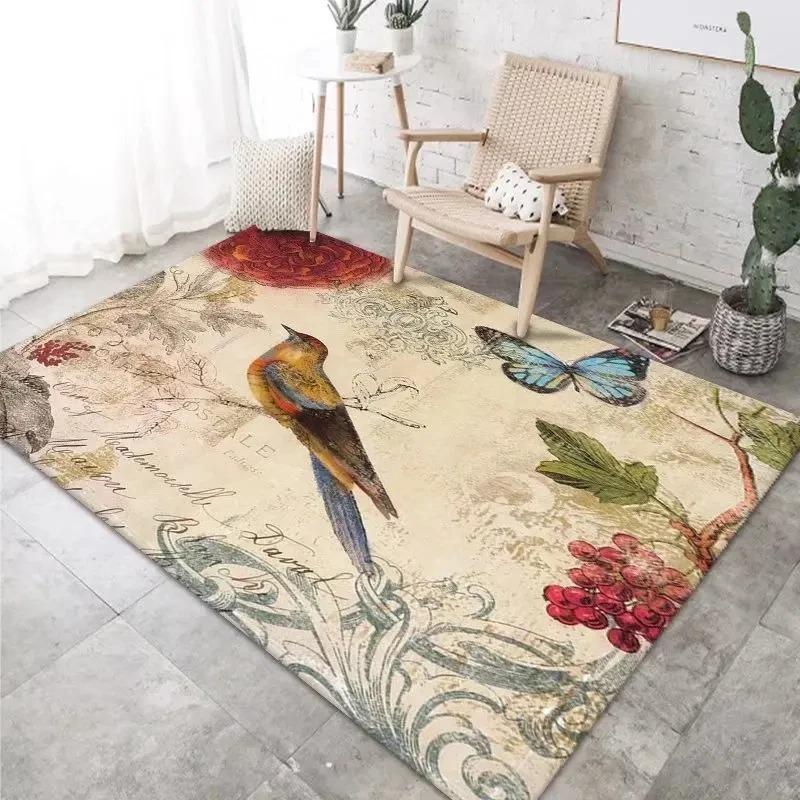 Künstlerischer Vintage-Dekor-Teppich mit Vögeln, Schmetterlingen und Geranien, der dem Wohnraum natürlichen Charme verleiht
