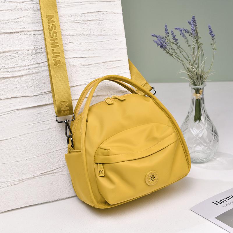 Eine multifunktionale Umhängetasche mit Nischendesign, eine modische und trendige Tasche