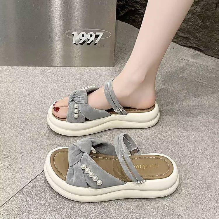 

Beautiful sandals women s summer wear new versatile two wear cool slippers beach shoes 40 серый