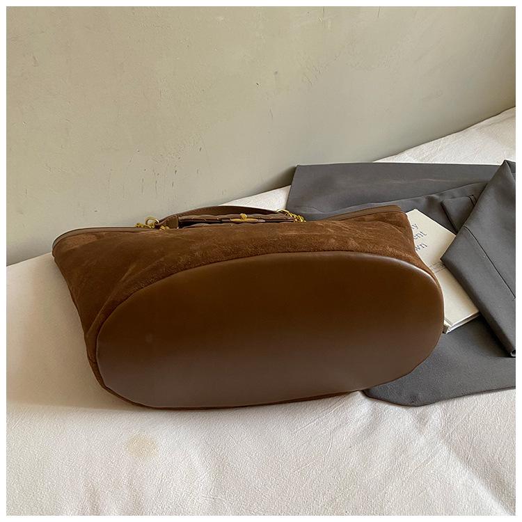 2025 Women's Fashion Textured Large-Capacity Frosted Chain Shoulder & Crossbody Tote Bag