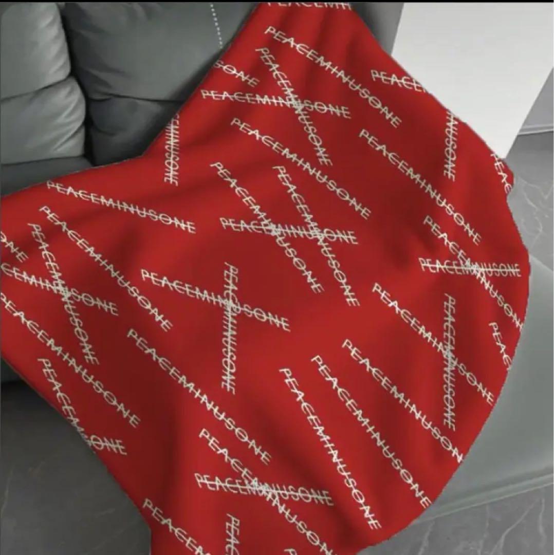

[USED] PEACEMINUSONE patterned blanket, red, featuring G-DRAGON and GD