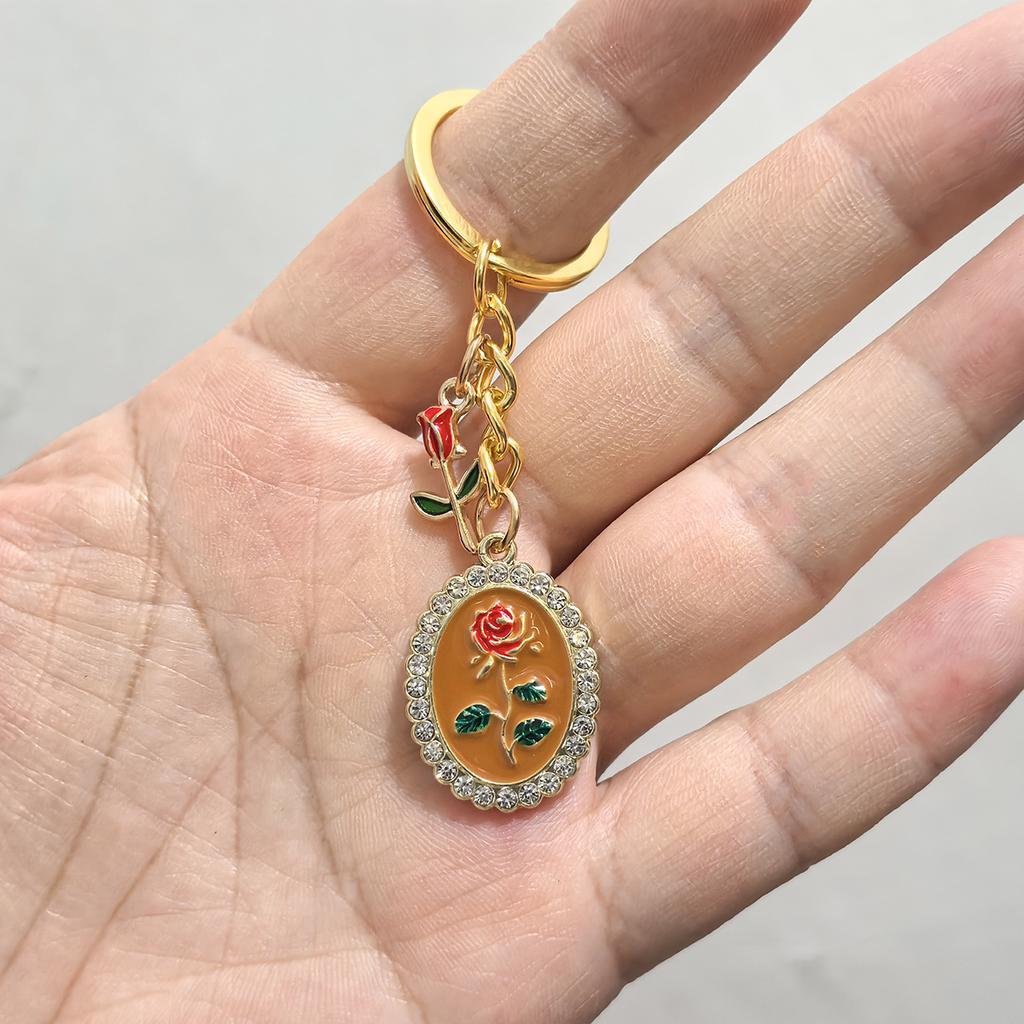 Retro French Palace Style Keychain Alloy Rhinestone Rose Pendant Luxury Bag Charm Couple Family Keychain Pendant
