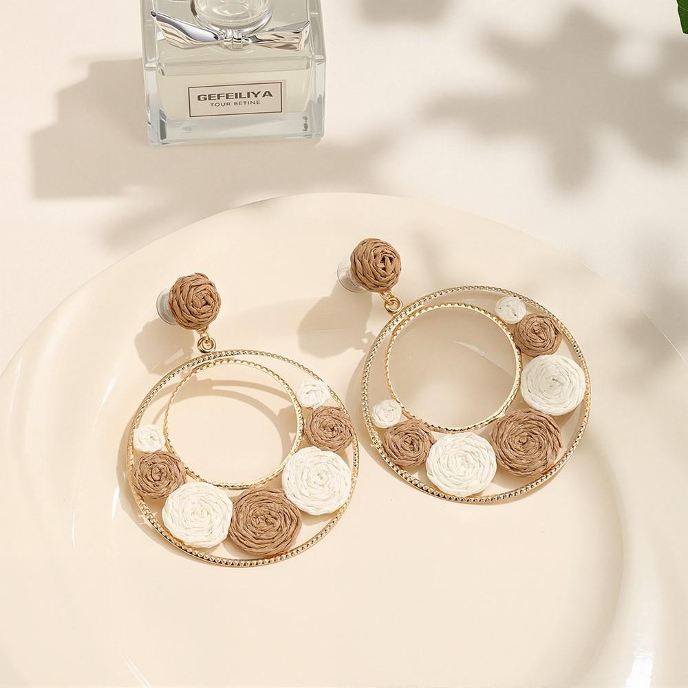 Summer Dopamine Color Stud Earrings Sweet Flower Circle Vacation Wind Earrings Femininity Niche Earrings