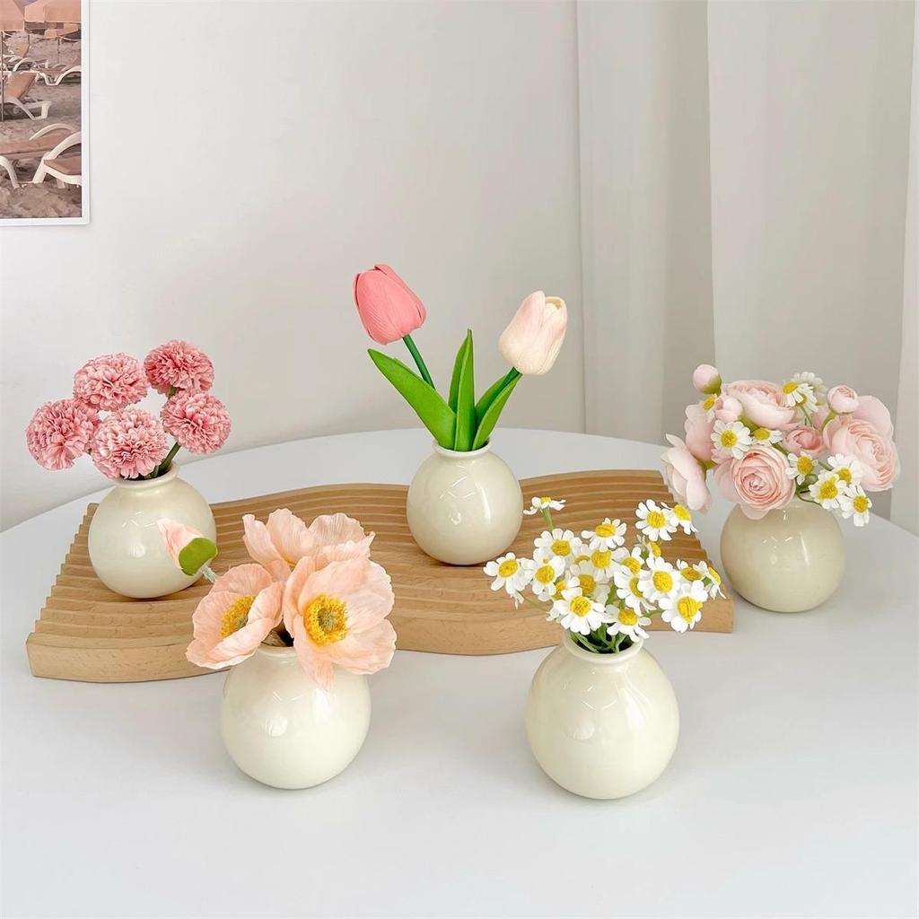 Stilvolles rundes Keramikvasen-Set mit künstlichen Trockenblumen für Schlafzimmer- und Wohnzimmerdekoration