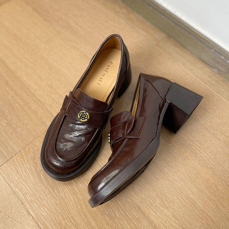 

Маленькие лоферы-камелии женские 2025 осень круглый носок колледж британские маленькие кожаные туфли толстый каблук одинарная обувь овчина толстая подошва 40 коричневый