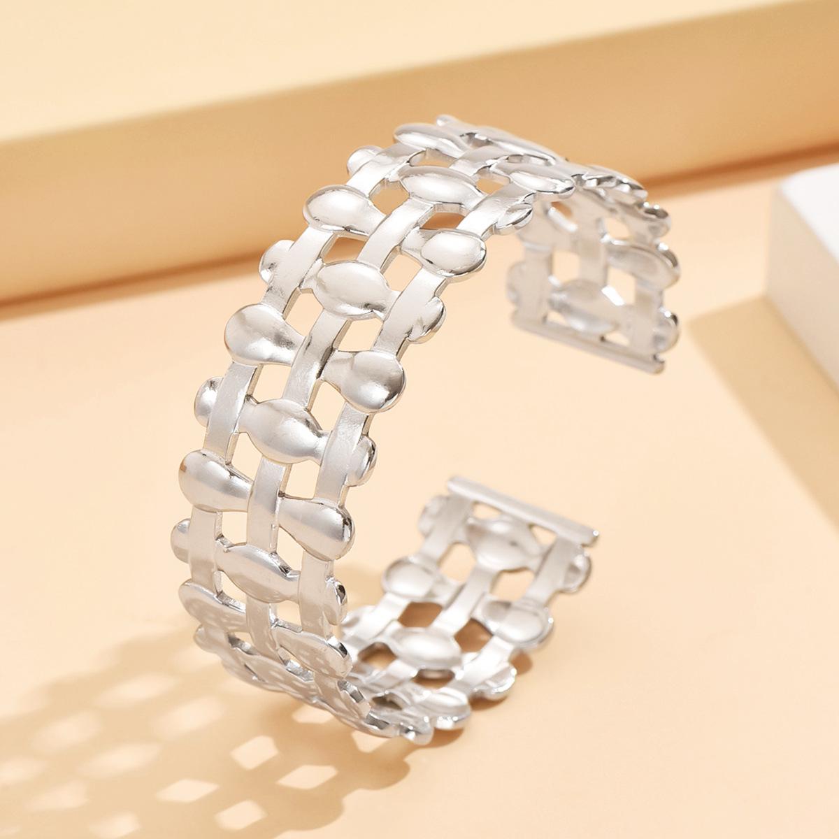 Women s Geometric Hollow Woven Stainless Steel Bangle with Oil Press Vacuum Plated 18K Gold