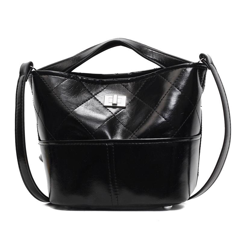 This Year's Popular Chain Messenger Bag Women's New Spring and Summer Fashion Versatile Small Fragrant Wind Rhombus Bucket Mother Bag