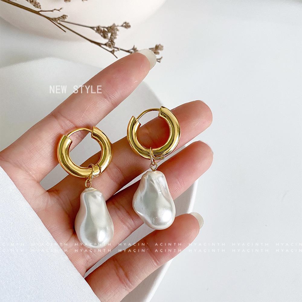Trendy Irregular Pearl Earrings: European & American Retro Luxe Ear Hoops & Cuffs