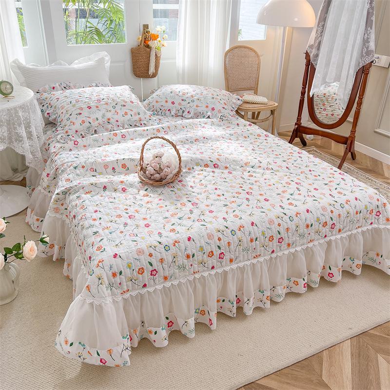 French bed cover three-piece quilted quilted cotton padded lace bed cover non-slip cotton bed cover tatami blanket