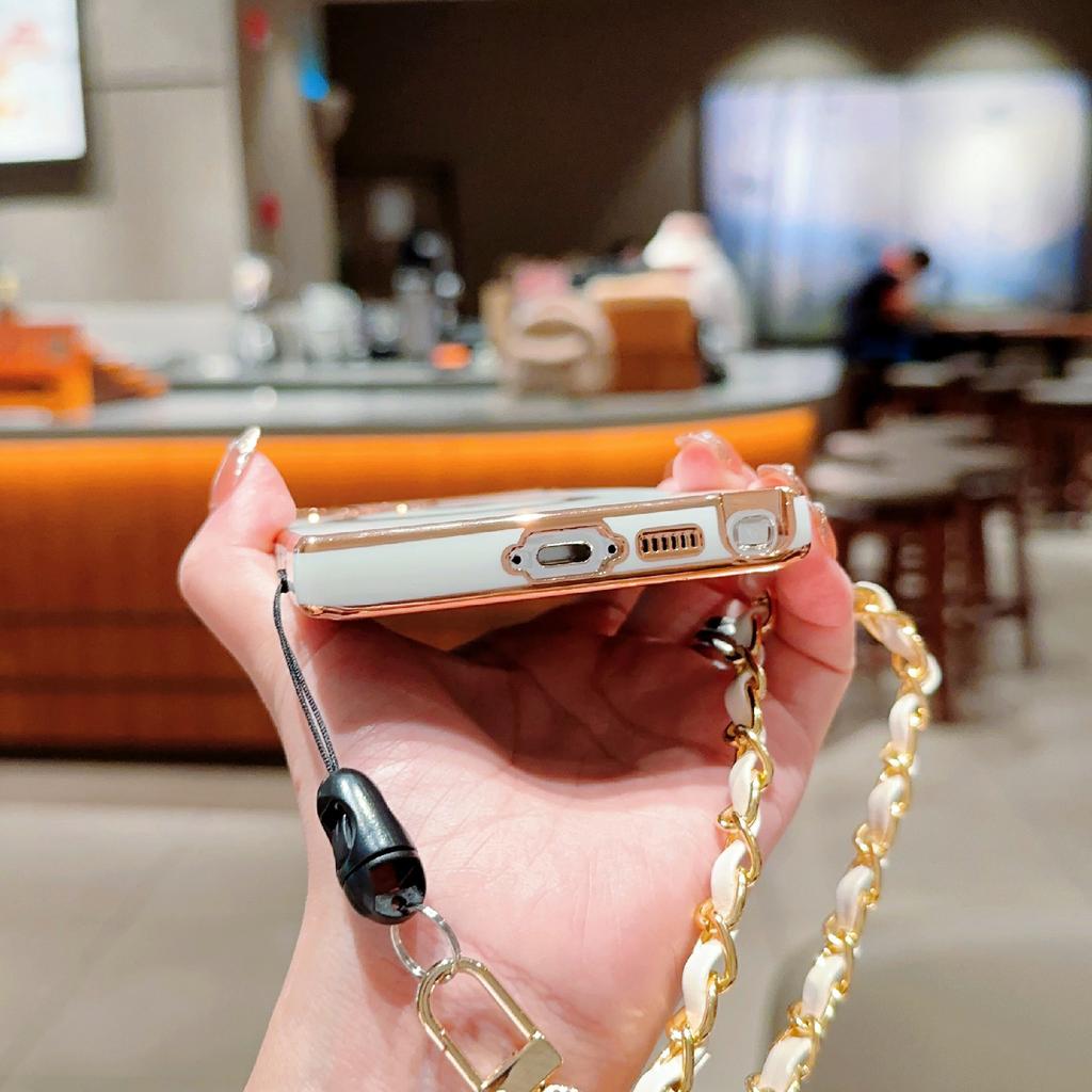 Samsung Galaxy S25 Ultra ümbris, ühilduv MagSafe'iga, armastuse südamega galvaniseeritud pehme TPU kate käerihma ja ketiga