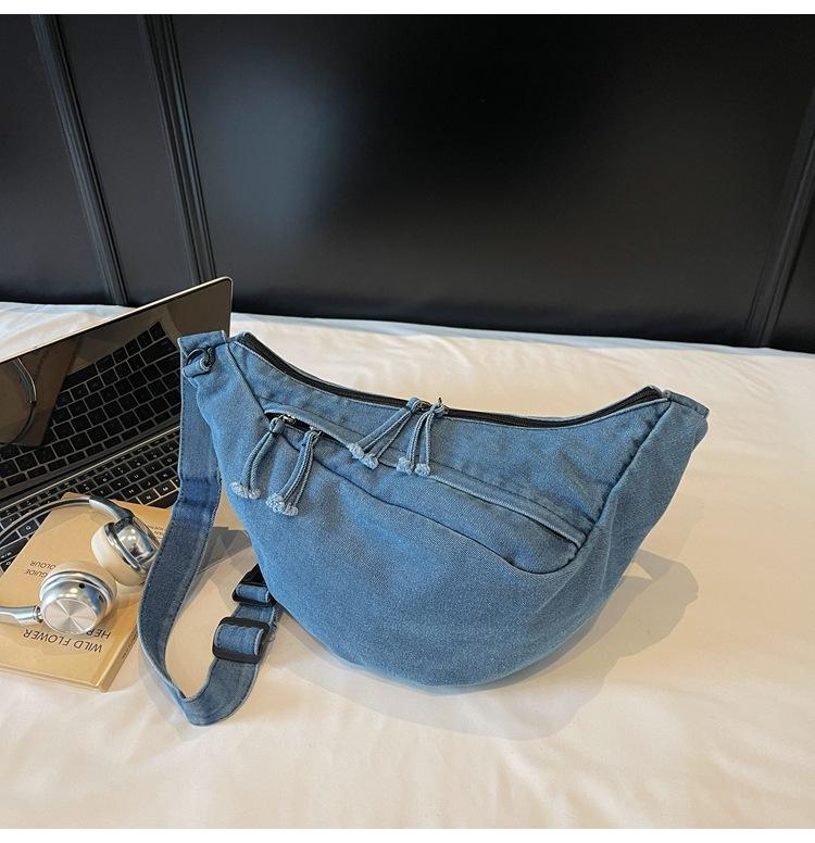 

Japanese trend denim dumpling bag women s 2025 new casual versatile messenger bag simple large capacity tote bag