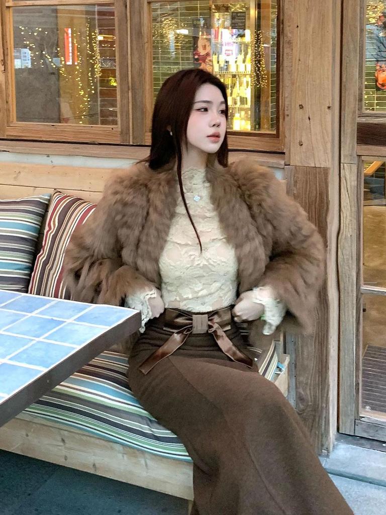 Elegant French-Style Lace Top with Velvet Lining and Half-High Collar