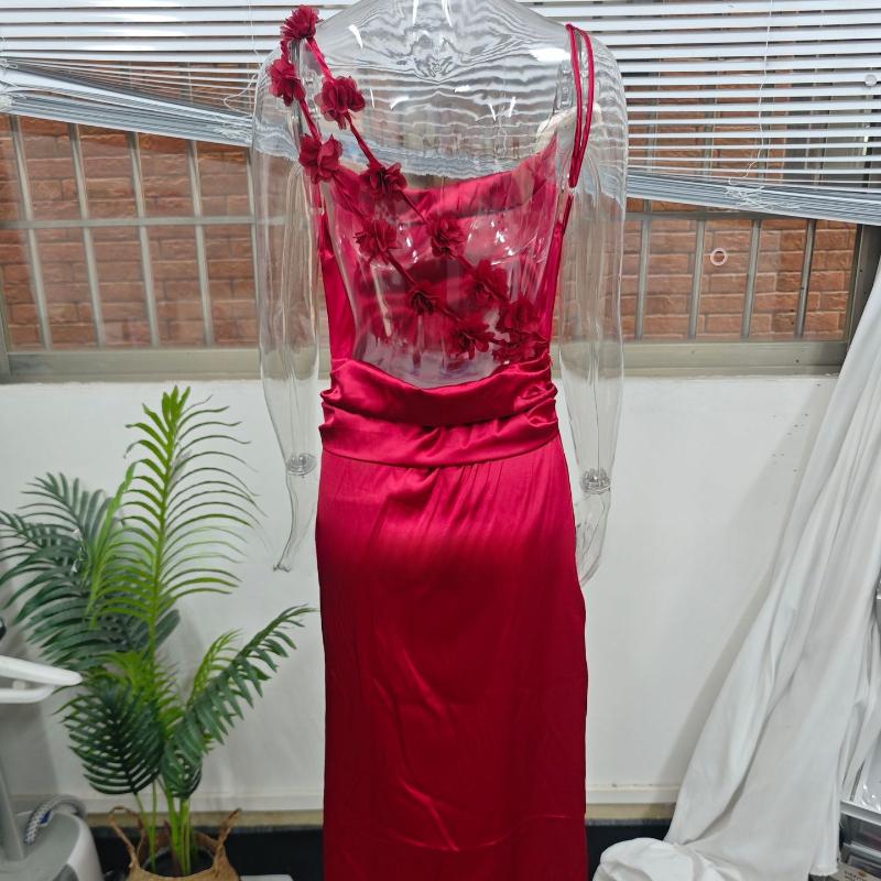 Europäisches und amerikanisches Sommer-Satin-Temperament Träger rückenfrei sexy schlank Abendkleid Kleid für Frauen