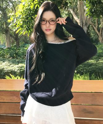 LETTER FROM MOON Faye Lace One-Shoulder Cashmere Knit (Navy)
