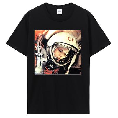 Vintage Poster Astronaut Yuri Gagarin Short Sleeve Men T-shirt Cool Cotton Tops Novelty Tees T Shirt Men's Clothing