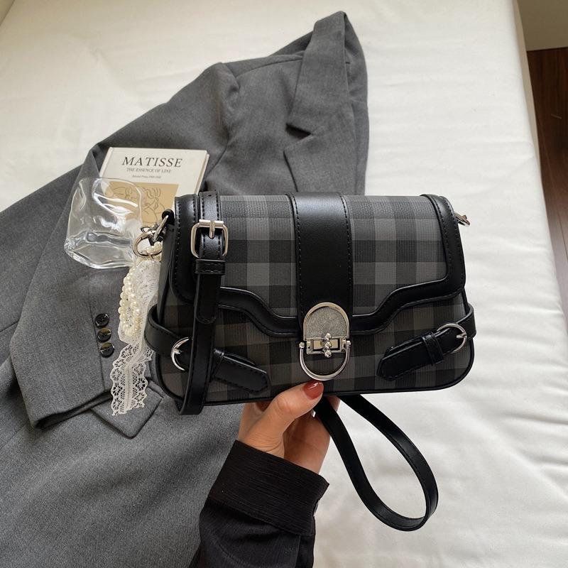 

Summer new armpit bag retro fashion temperament clamshell commuter bag women s shoulder bag чорний