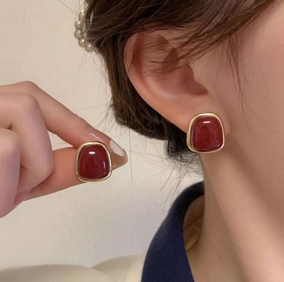 Annual Earrings Are Light Luxury And High-End, And They Are Very Beautiful Earrings.