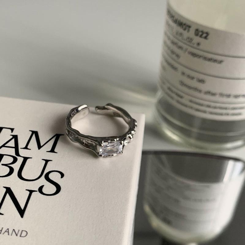 Niche Design French Irregular Dark Wind Personality High-End Sense Diamond-Encrusted Zir*****Pen Ring Female Tide