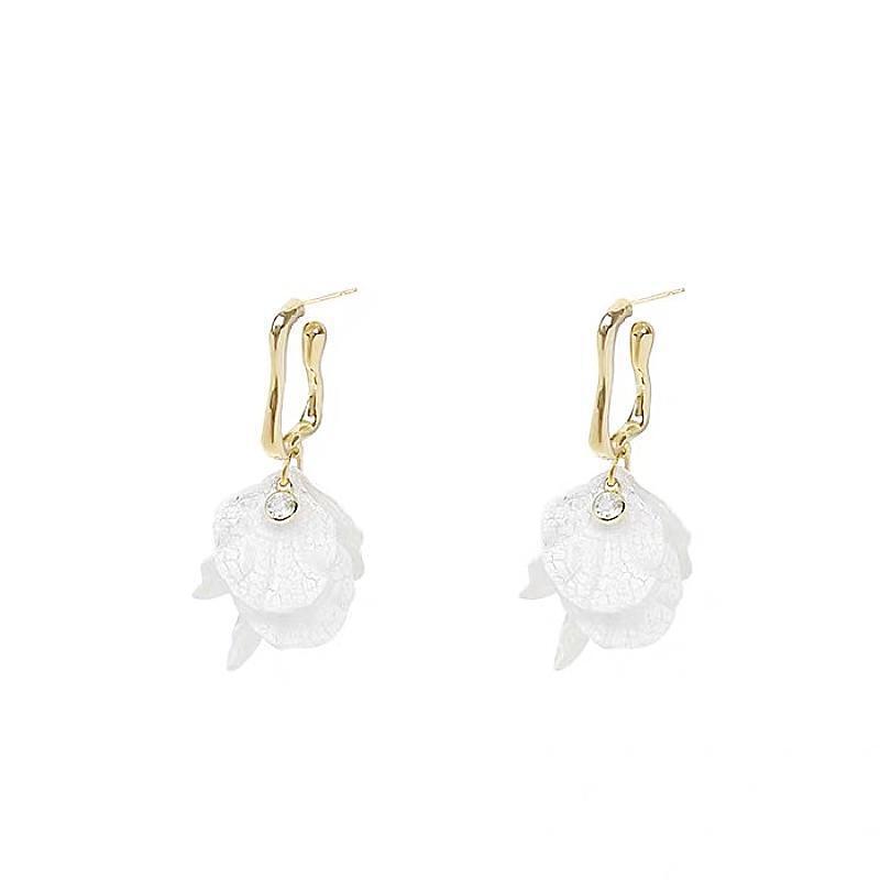 Simple Temperament White High-end Sense Light Luxury Atmospheric Petal Earrings Women's Versatile Silver Needle Earrings Personalized Earrings