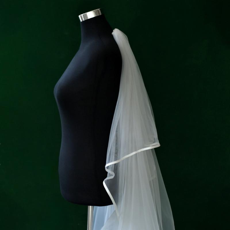 Tiered Wedding Veils Shoulder Back Coverage Breathable Tulle Bridal Veils Headpiece WithInvisible Hair Pin for Wedding