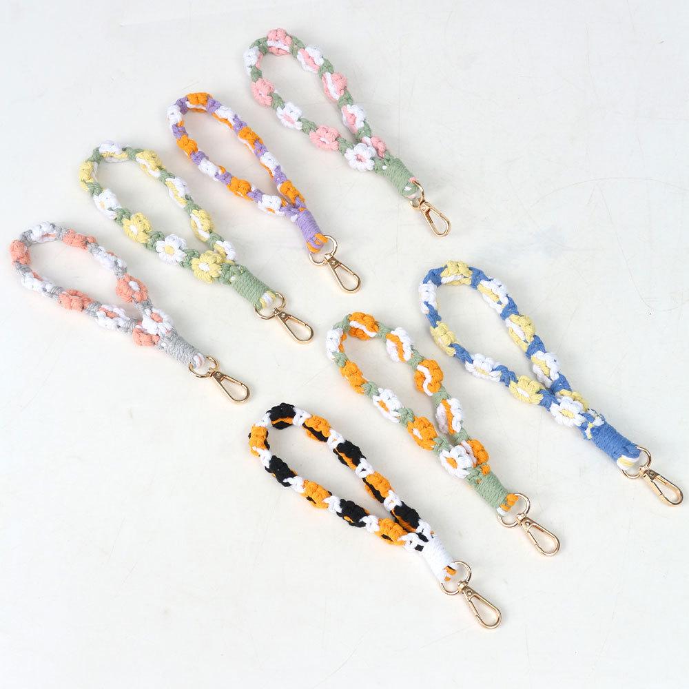 Bohemian Small Daisy Flower Keychain Hand-woven Wrist Rope European and American Bag Pendant