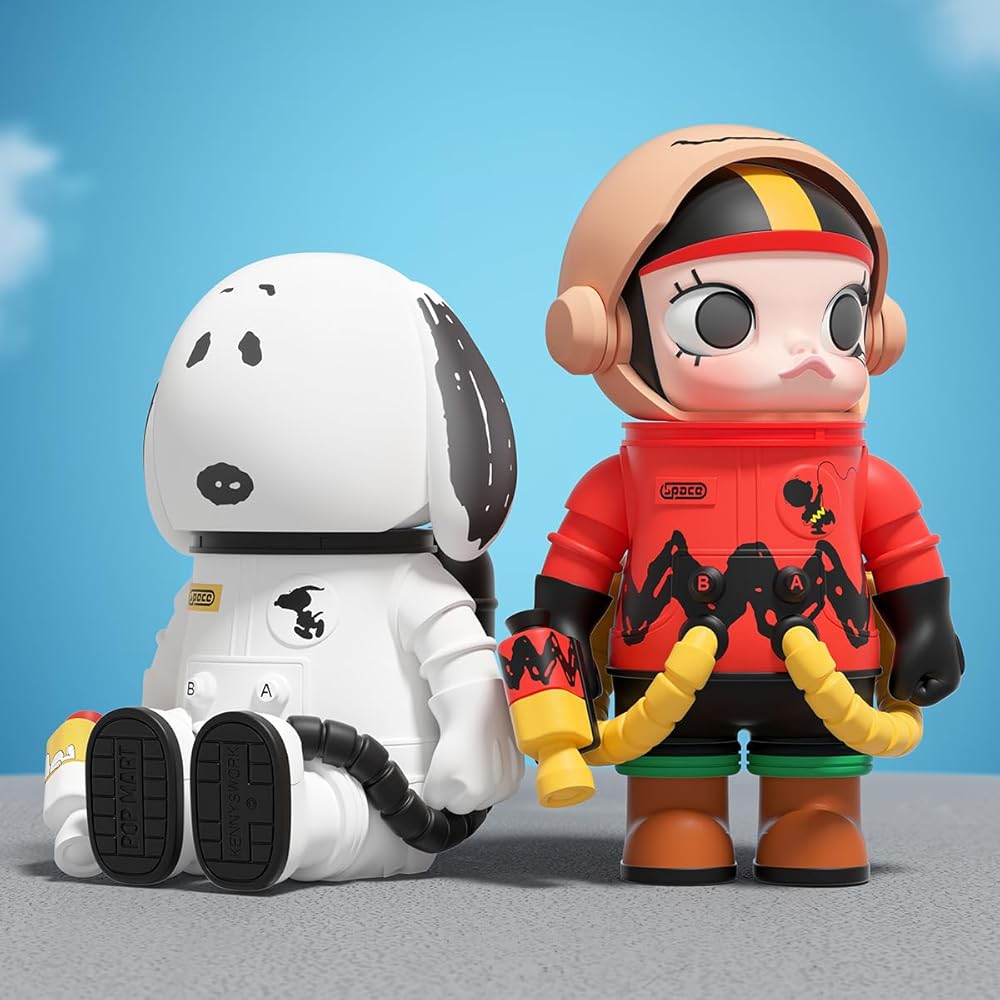 Pop Mart Mega Space Molly 100% Charlie Brown & Snoopy Collectible Figure 10cm