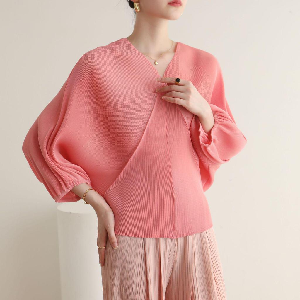 2026 Spring Miyake High-End Pleated Light Luxury Batwing Sleeve Slimming Top