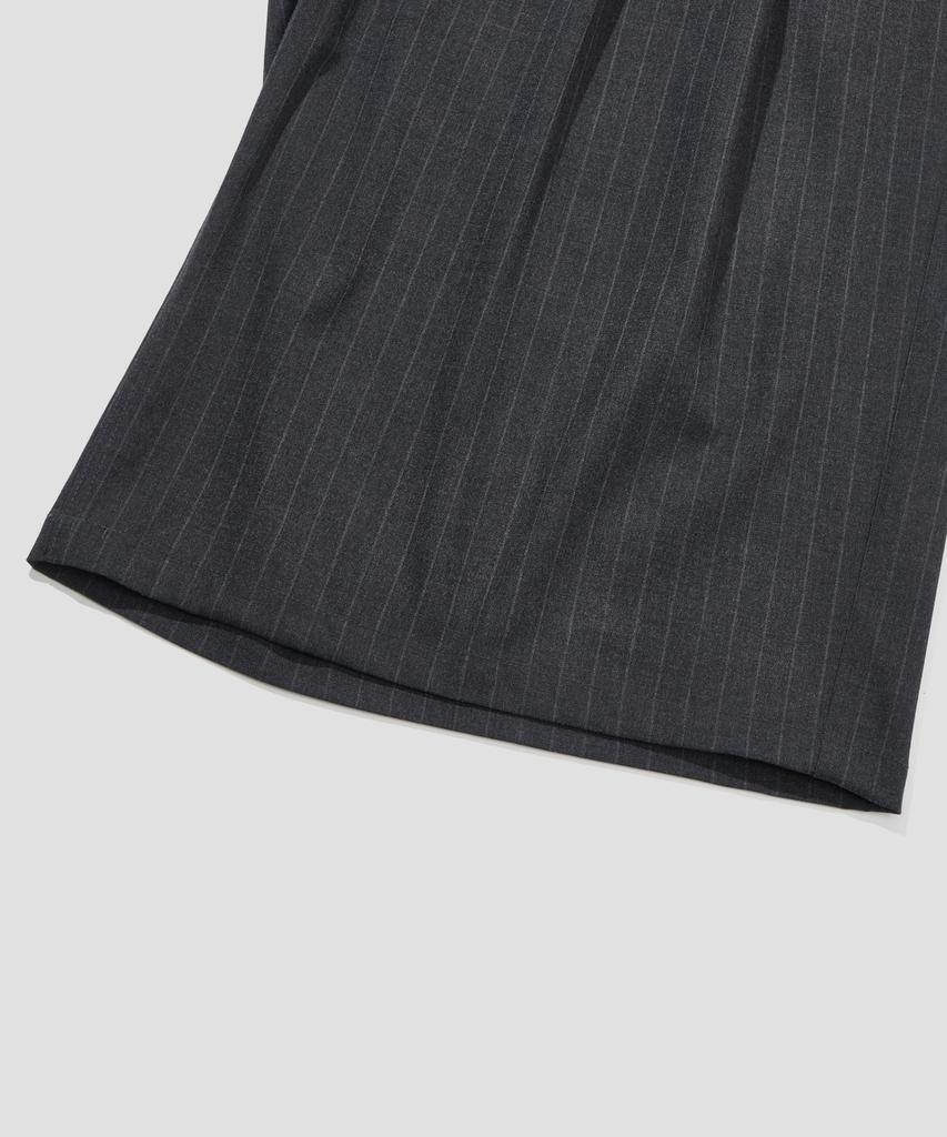 Age O.D. Double-Pleated Bermuda Slacks [Charcoal Stripe]