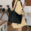 Large Capacity Bag for Women New Niche Design Versatile Shoulder Bag Casual Handheld Commuting Toy Bag Trend