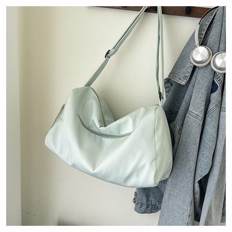 New Crossbody Bags Large Capacity Waterproof Storage Shoulder Bag for Yoga Gym Sports Travel Texture and Versatile Commuting Bag