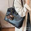 Retro Bag Women's Large Capacity 2025 New Autumn and Winter Versatile Casual Shoulder Bag Simple Work Commuter Tote Bag