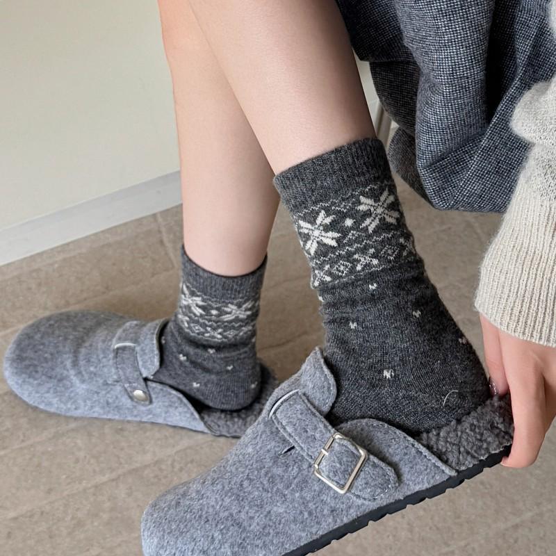 Socks Medium Tube Socks Season Warm Retro Wool Socks Thickened Stockings Pastoral Stacking Socks Women
