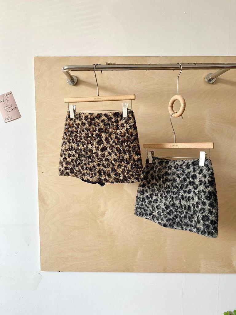 Minigonna da Donna Taglie Forti a Vita Alta con Stampa Leopardo e Linea ad A in Lana d'Agnello - Snellente e Sexy per Autunno/Inverno