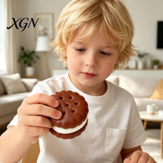 Squeeze Toy Realistic Cream Sandwich Cookie Slow-Rising TPR Stress Relief Fidget for Cute Food-Themed Decompression Gadget Kids Ball