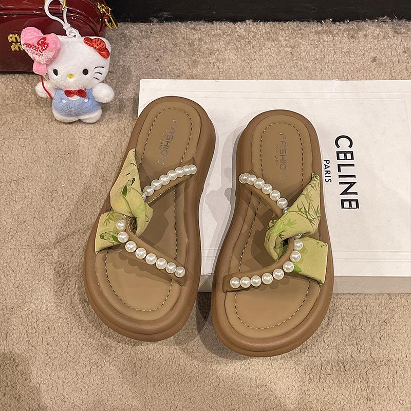 French pearl national style thick-soled cool slippers women's summer wear 2025 new Internet celebrity super fire with skirt beautiful sandals