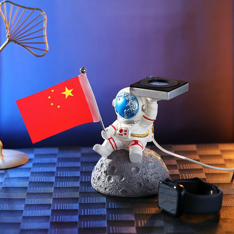 Astronaut Watch Charging Stand - Universal Apple & Huawei Compatible
