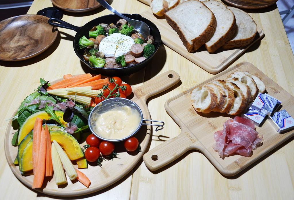 Kakuri Sangyo Bamboo Lunch Plate Cutting Outdoor Cutting Board with Extra 220 x 280 x 15 mm Board, Reversible, Handle, Large, (380)
