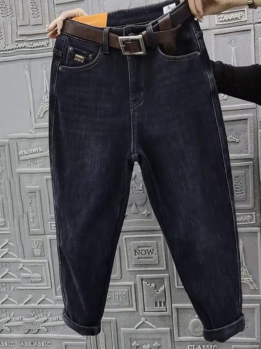 

High-Waisted Plus Size Velvet Straight Jeans for Women - Elastic Slimming Nine-Point Harem Pants for Autumn/Winter S