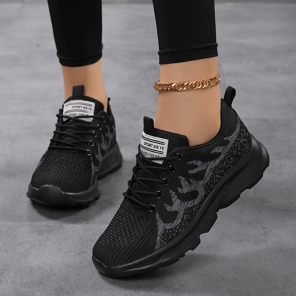 Grensoverschrijdende grote maat mesh ademende sportschoenen dames wandelen casual reisschoenen lichtgewicht fly-knit student hardloopschoenen